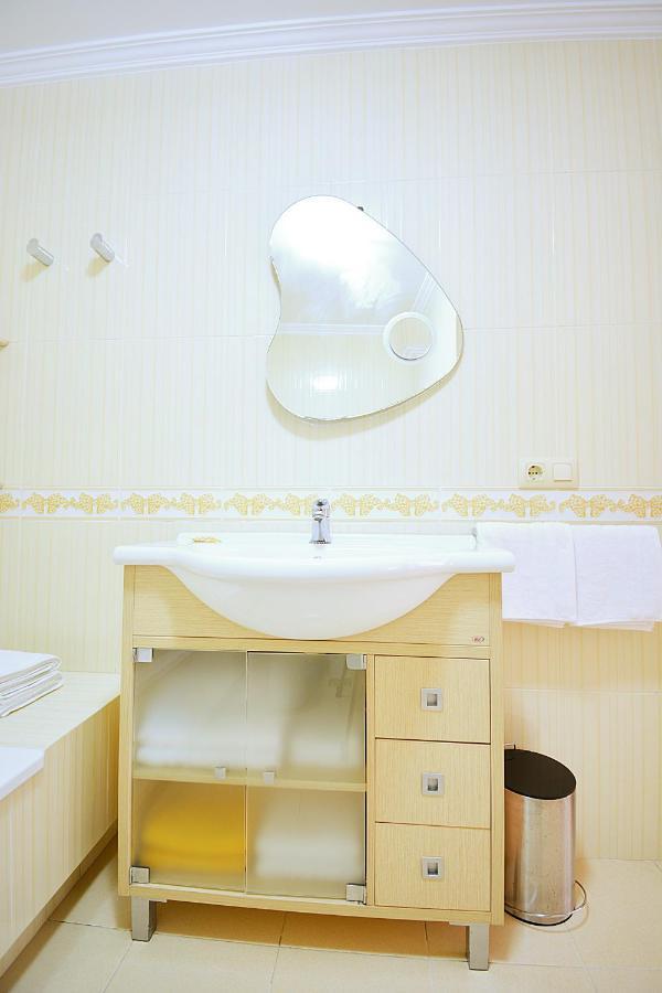 Galihost - Apartamento Con Piscina En El Centro De Sanxenxo Eksteriør billede