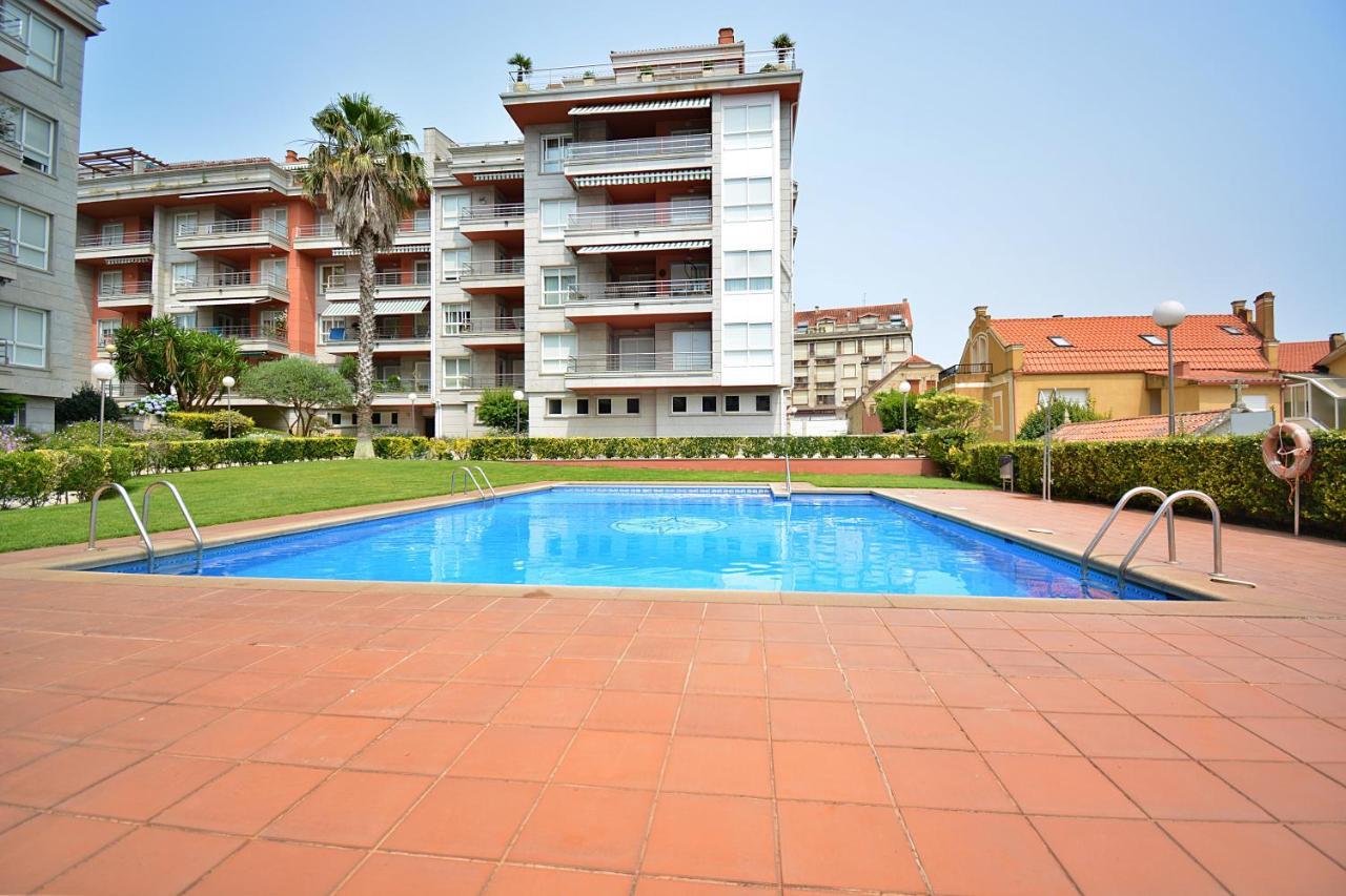 Galihost - Apartamento Con Piscina En El Centro De Sanxenxo Eksteriør billede